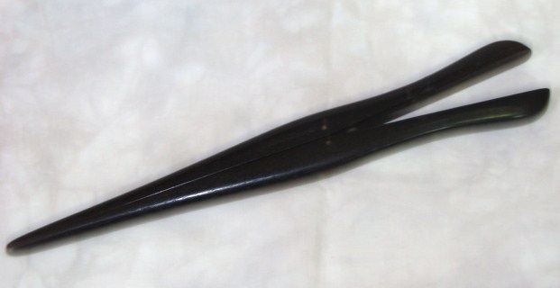 299ebony_glove_stretchers