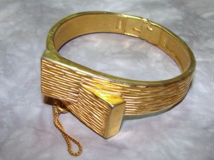 trifari_bangle
